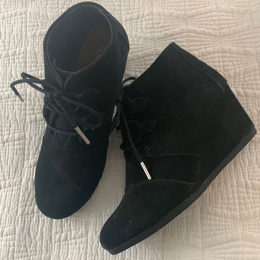 Toms black suede wedge booties